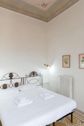 Elegant Apartment Outside ZTL & 10min from Center